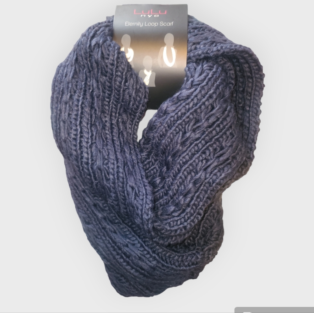 Lulu NYC infinity scarf